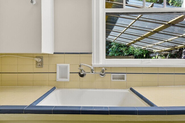 Photo - 713 SE 27th Ave