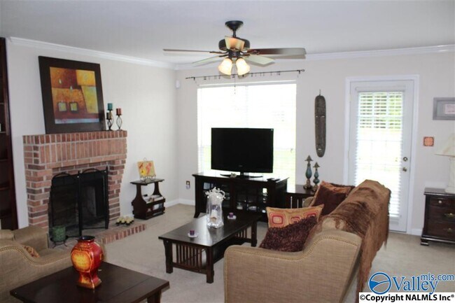 Photo - 109 Brenna Ln