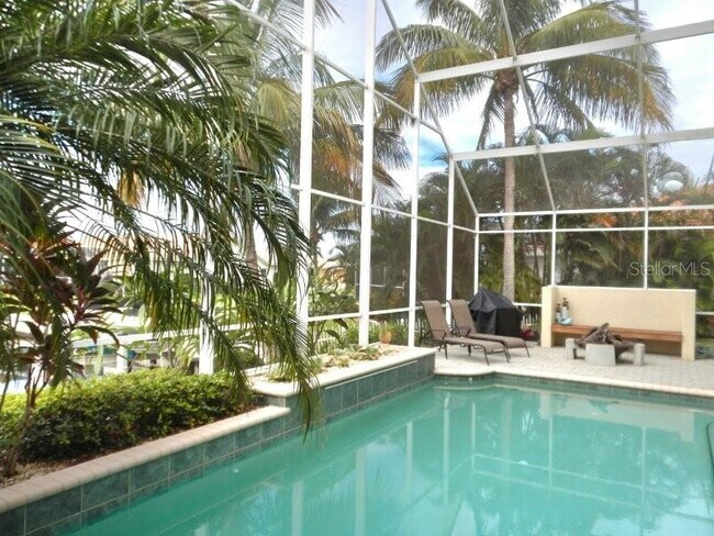 Photo - 811 W Henry St