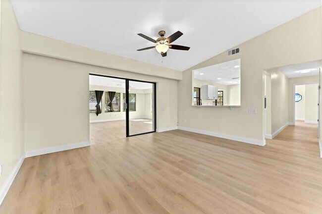 Photo - 571 SE Anchor Ln