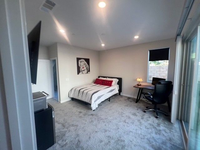 Building Photo - 520 Serrano Summit Dr