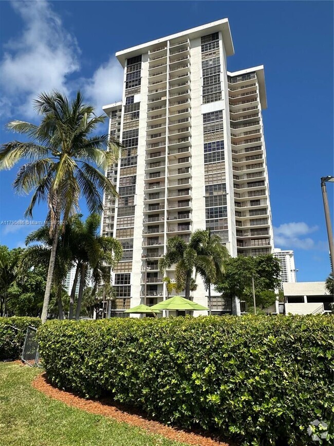 Building Photo - 18181 NE 31st Ct Unit 705 Rental