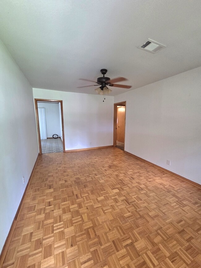 Photo - 1619 Ave G