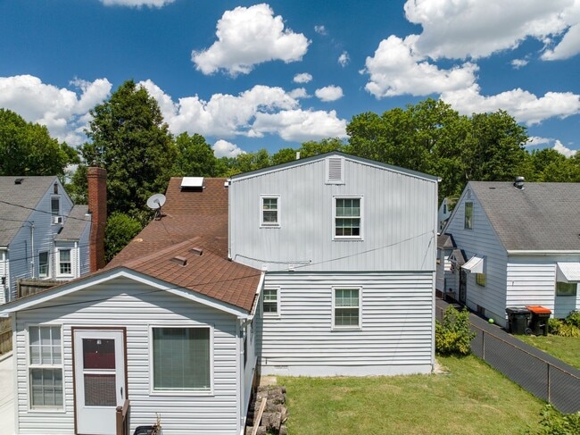 Photo - 3 br, 4 bath House - 524 Forum Ave