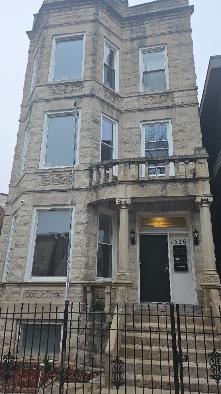 Building Photo - 1526 N Washtenaw Ave