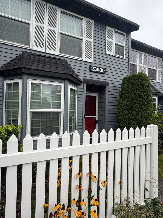 2 Bedroom Townhome in Kent, Available for Immediate Move In