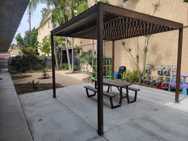 Photo - 3333 E Wilton St Unit 2