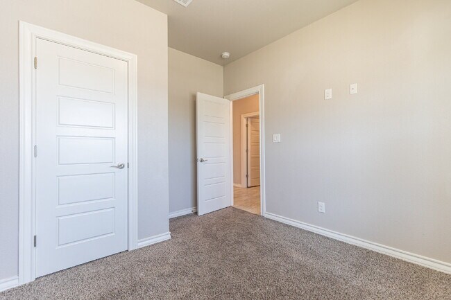 Photo - 115 Katy Post