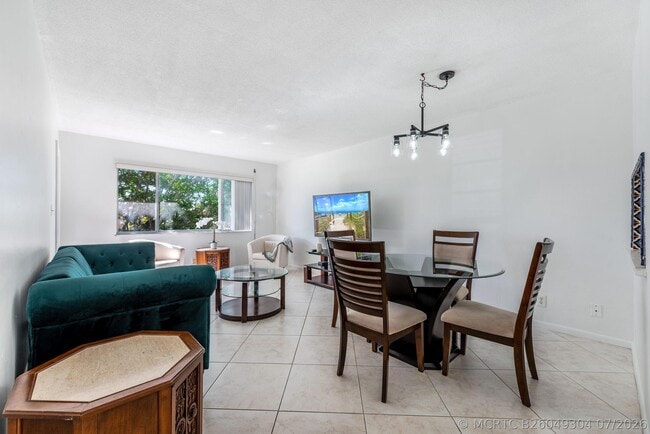 Photo - 2615 Garden Dr N Unit 307