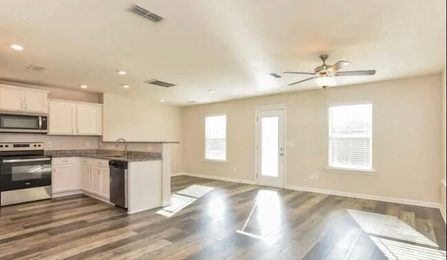 Photo - 7333 Maroney Dr