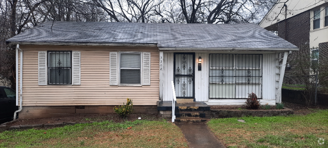 Building Photo - 3302 Clifton Ave Rental