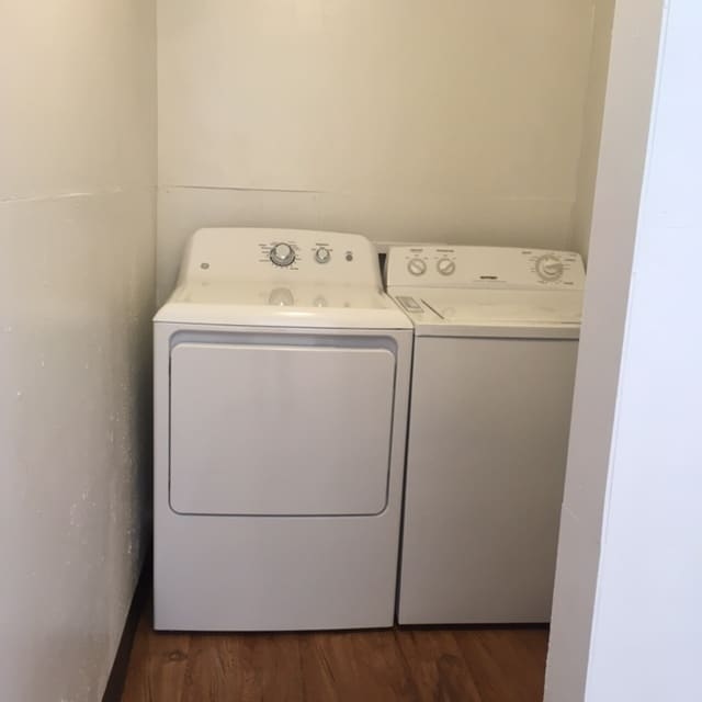 Photo - 507 W 1st St