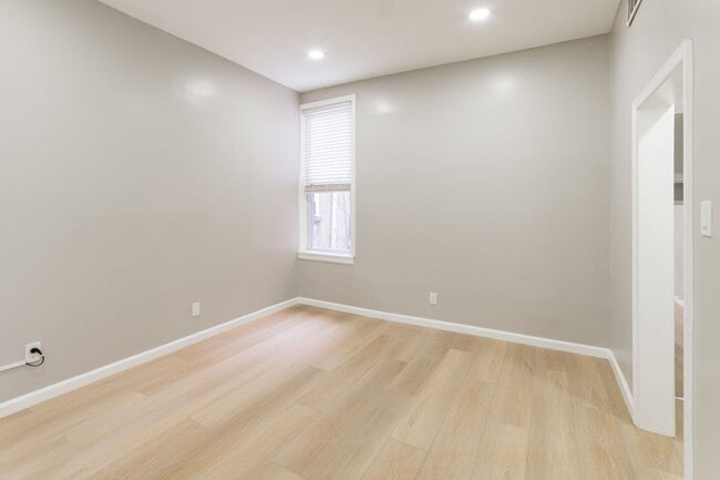 Photo - 2827 W Girard Ave Unit 1