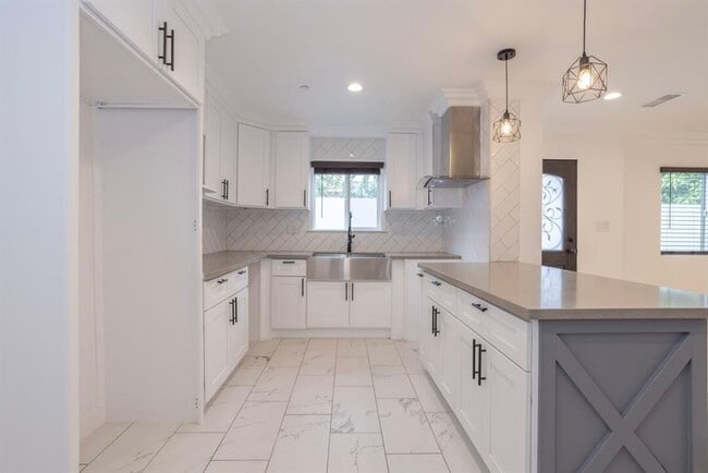 1033 S Bonnie Beach Pl Unidad 1