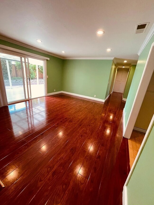 Photo - 4139 Linwood Dr