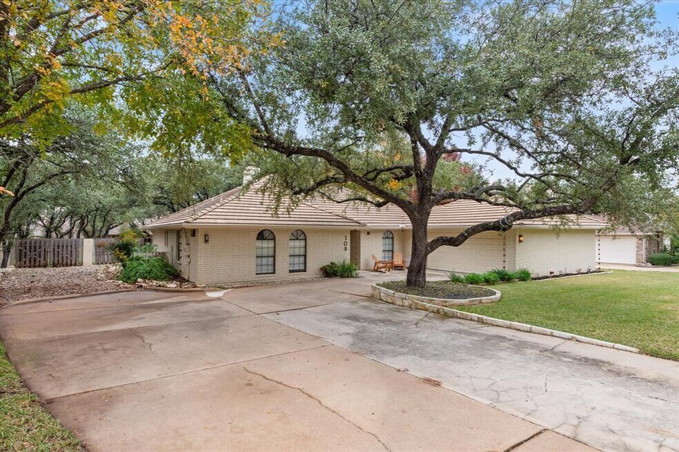 109 White Sands Dr