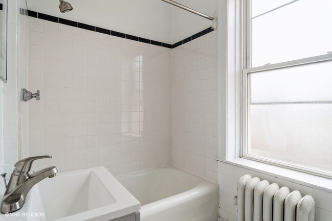 Photo - 3806 W Irving Park Rd Unit 5