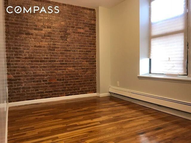 Photo - 1186 Putnam Ave