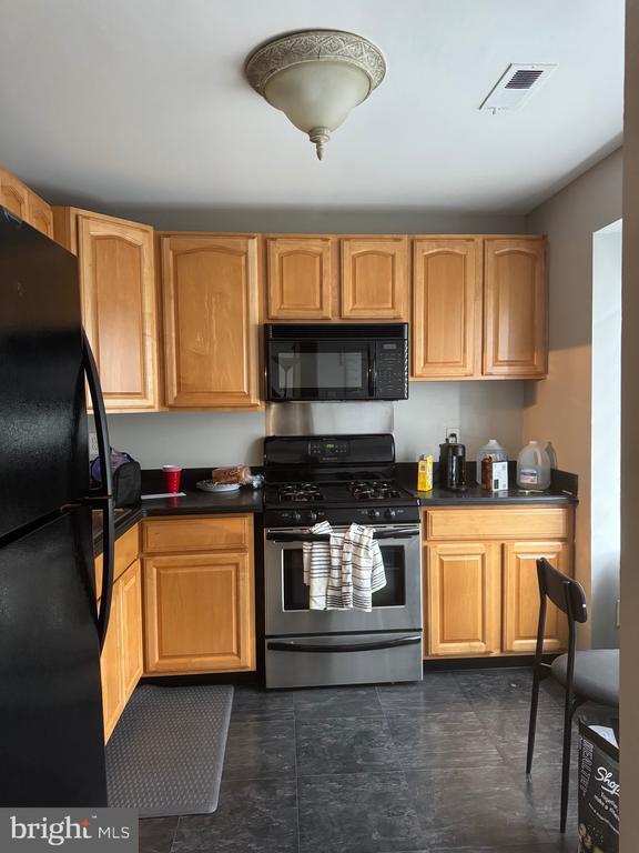 Photo - 408 Firethorne Ct