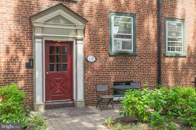 Photo - 737 Melon Plz Unidad A