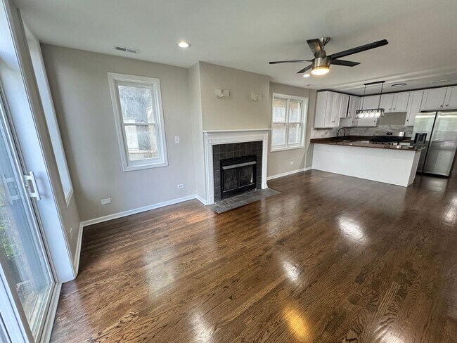 Photo - 5438 S Indiana Ave Unit 1