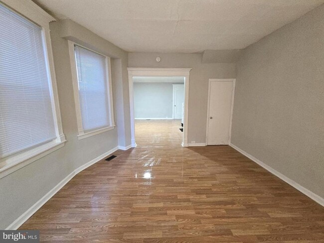 Photo - 5825 Ashland Ave