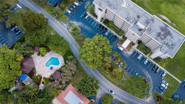 Photo - 2850 N Palm Aire Dr Unit 404