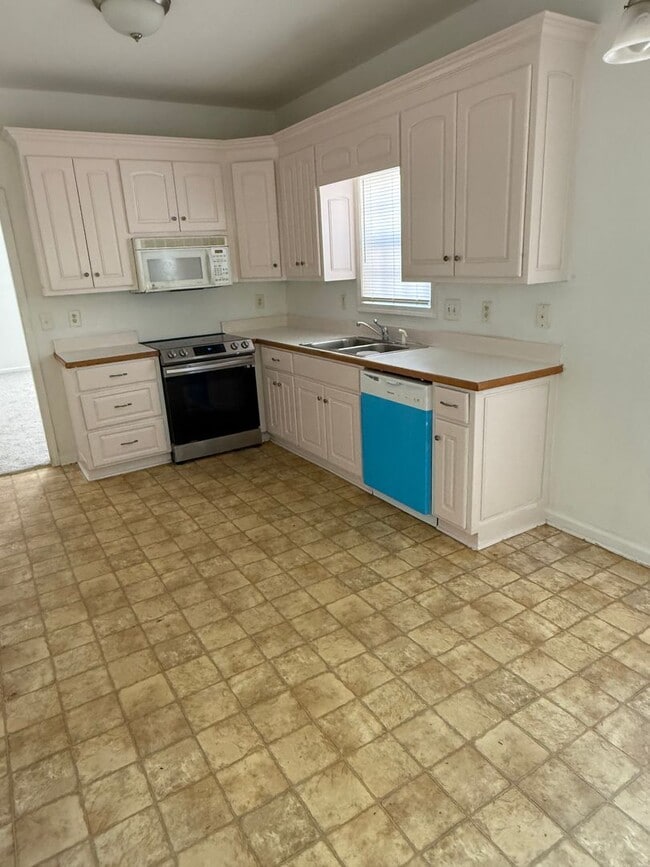 Photo - Stoneridge Ln 1218 - Maayah Z