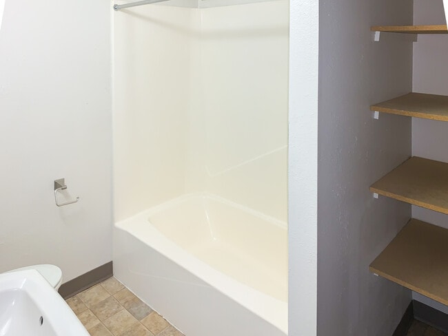 Photo - Woodland Apartments