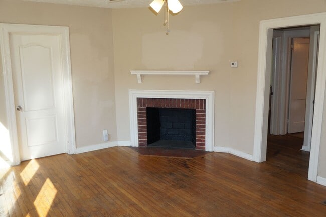 Photo - 583 Colonial Cir SE Unit #2