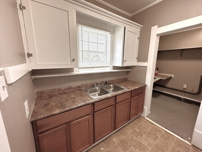 Photo - 4115 Congress Ave