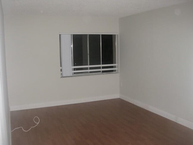 Photo - 711 N Pine Island Rd Unit 301