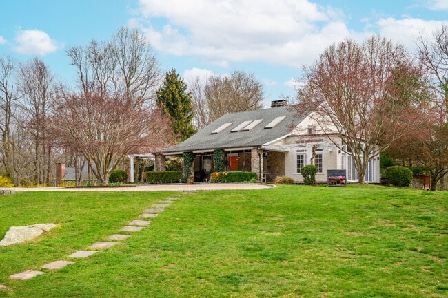 Photo - 58 Woodchuck Ln