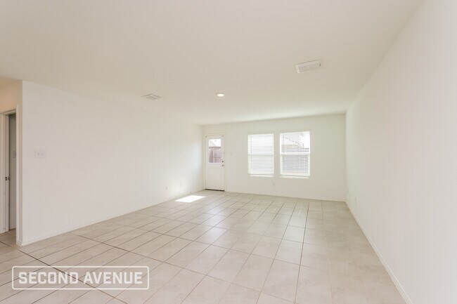 Photo - 6077 Determine Ln