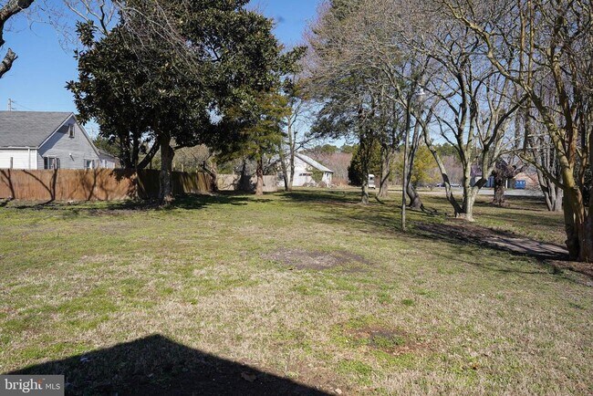 Photo - 221 Branch St