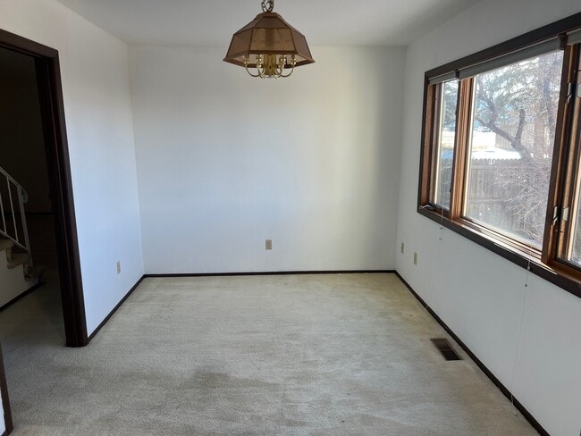 Photo - 860 Devonshire Pl