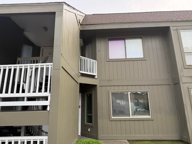 Photo - 2000 Greens Blvd