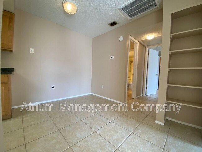 Photo - 6010 Village Cir S