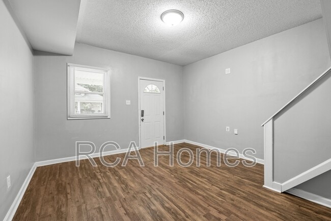 Photo - 1533 Draper St