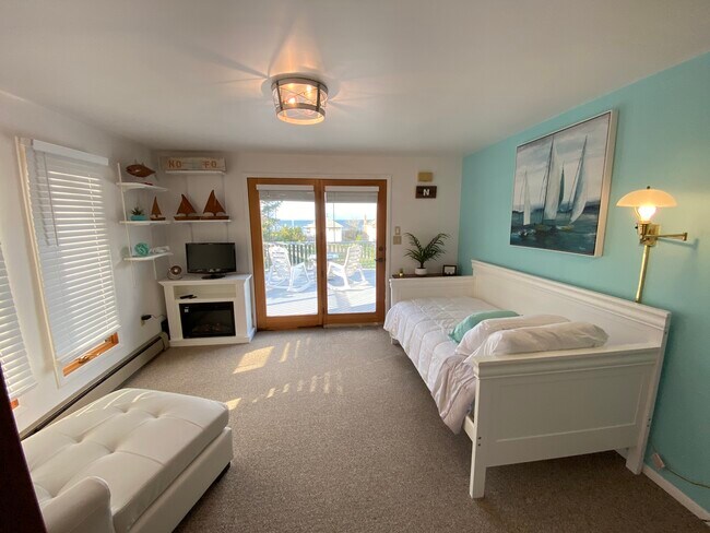 Photo - 930 Sound Shore Rd