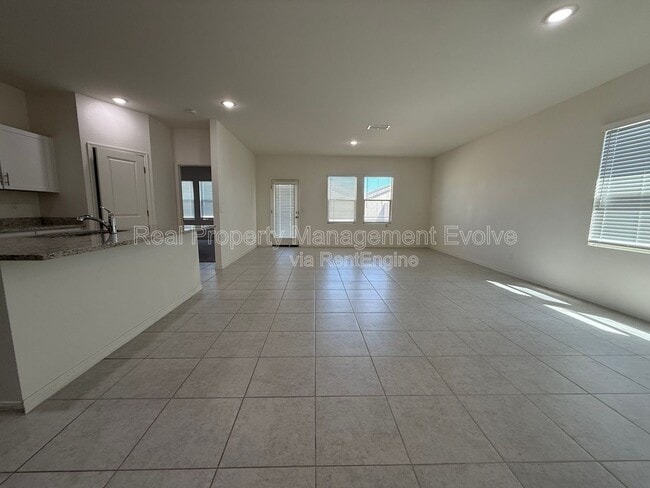 Photo - 19410 W Hazelwood St