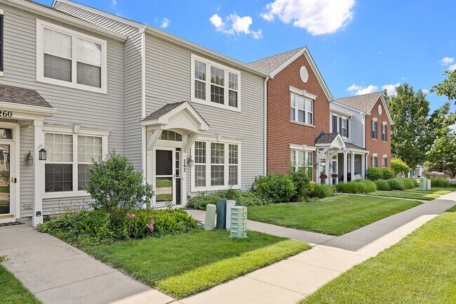 Photo - 262 Springbrook Trl S