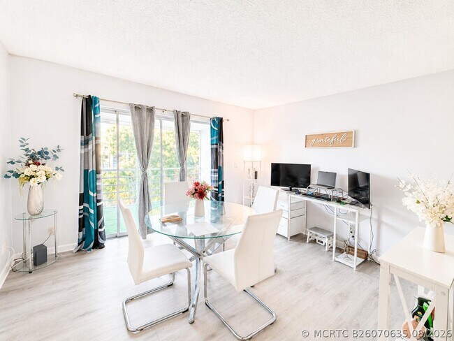 Photo - 1630 Embassy Dr Unit 311