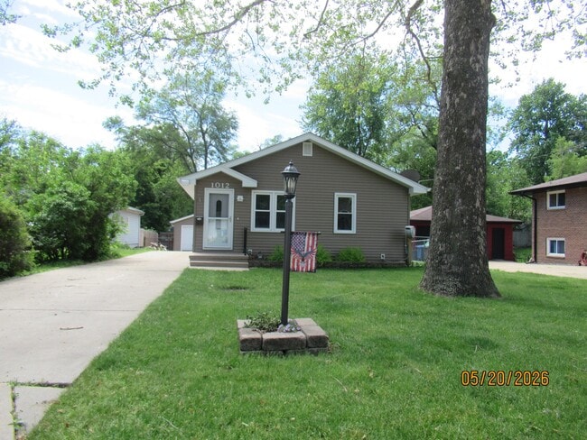 Building Photo - 1012 Carrie Ave