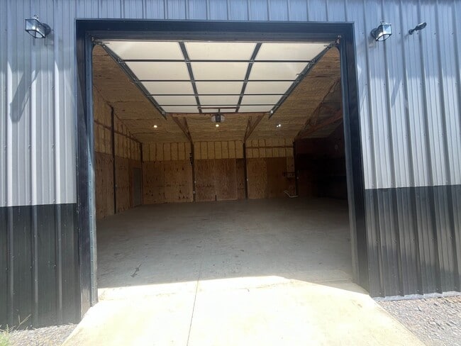 Photo - 176 Round Mountain Rd