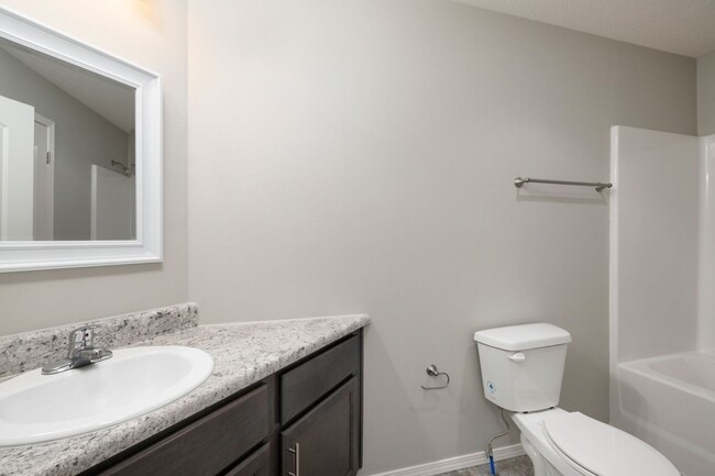 Photo - Three Bedroom Duplex in Republic, Missouri!