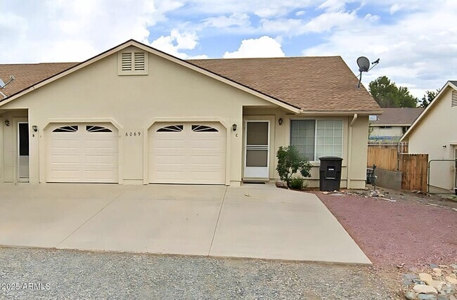 Building Photo - 6069 N Rockland Dr Rental