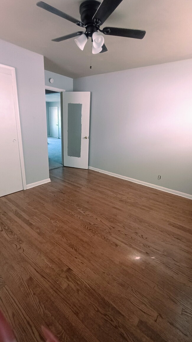 Photo - 5825 N 76th St Unit B