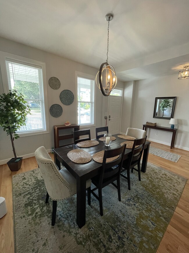 Photo - 3035 Grayland Ave