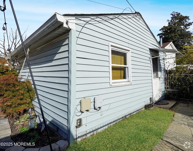 Building Photo - 89 Church St Rental